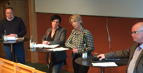 Frågepanel bestående av Handels Poul-Erik Jensen, Kommunals Cilla Rohdin, Socialförsäkringsminister Annika Strandhäll och LOs moderator Viktor Rasjö.